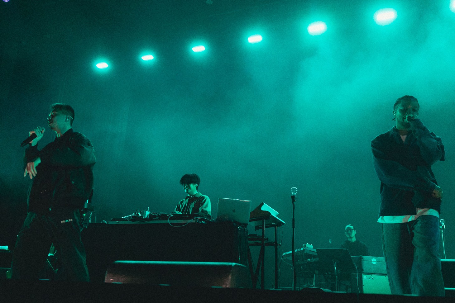 左から鎮座DOPENESS、STUTS、Daichi Yamamoto。（Photo by Tatsuya Hirota）