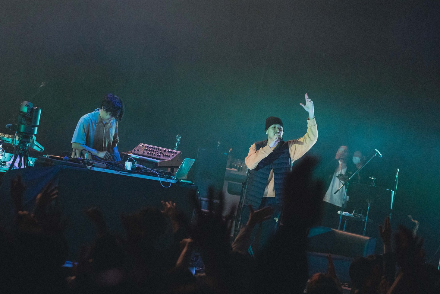 左からSTUTS、Yo-Sea。（Photo by Tatsuya Hirota）