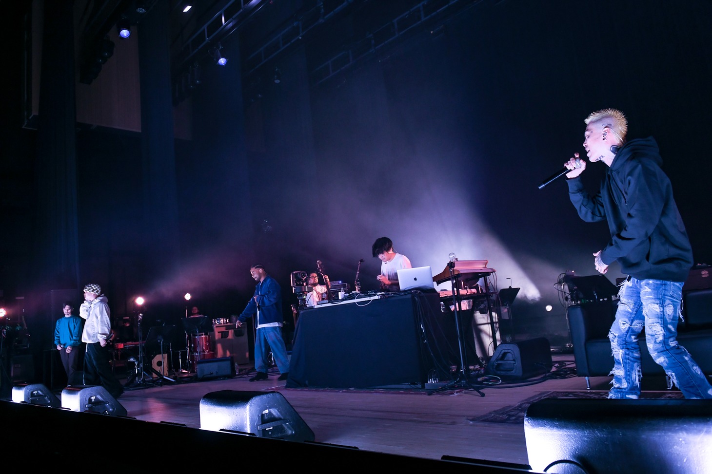 「Expressions」のパフォーマンスの様子。（Photo by Teppei Kishida）