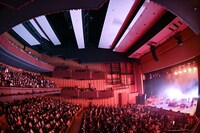 STUTS「『Orbit』Release Tour」の東京・LINE CUBE SHIBUYA（渋谷公会堂）公演の様子。（Photo by Teppei Kishida）