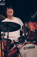 小泉貴裕（Dr）（撮影：後藤壮太郎）