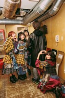 カイジューバイミーとプロデューサーのメルクマール祐。