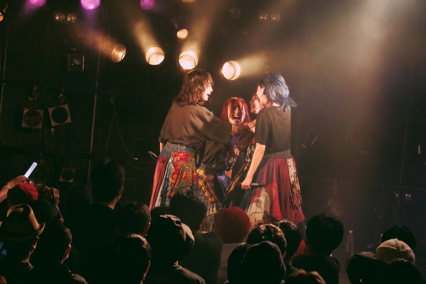 「カイジューバイミーONEMAN LIVE『怪獣記』」の様子。
