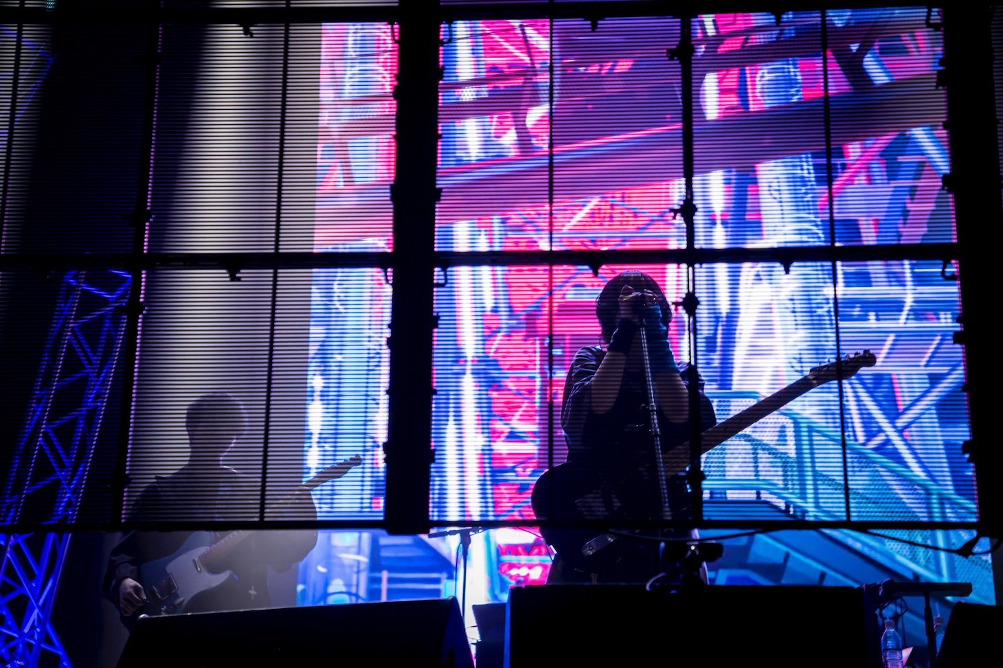 DUSTCELL（Photo by Takashi Konuma）