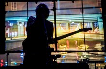 EMA（Vo）（Photo by Takashi Konuma）