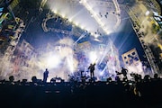 人気画像5位は「『やっとKing Gnuになれた』King Gnuが初東京ドーム公演で見せたロックバンドとしての貫禄」より、King Gnu「King Gnu Live at TOKYO DOME」の様子。(撮影:伊藤滉祐)
