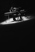 人気画像7位は「『やっとKing Gnuになれた』King Gnuが初東京ドーム公演で見せたロックバンドとしての貫禄」より、常田大希(Vo, G)(撮影:川上智之)