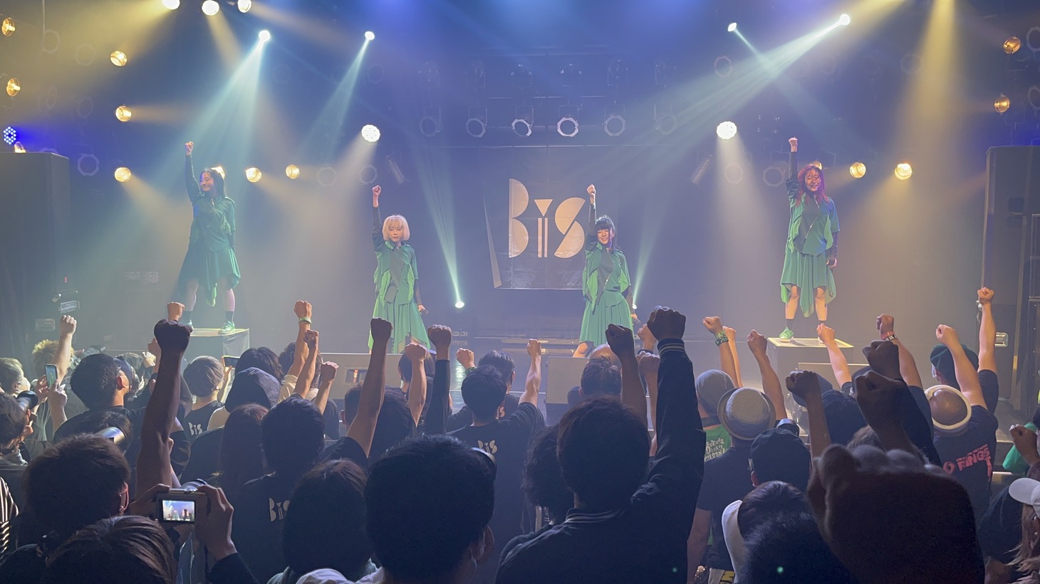 BiS（写真提供：日本クラウン）