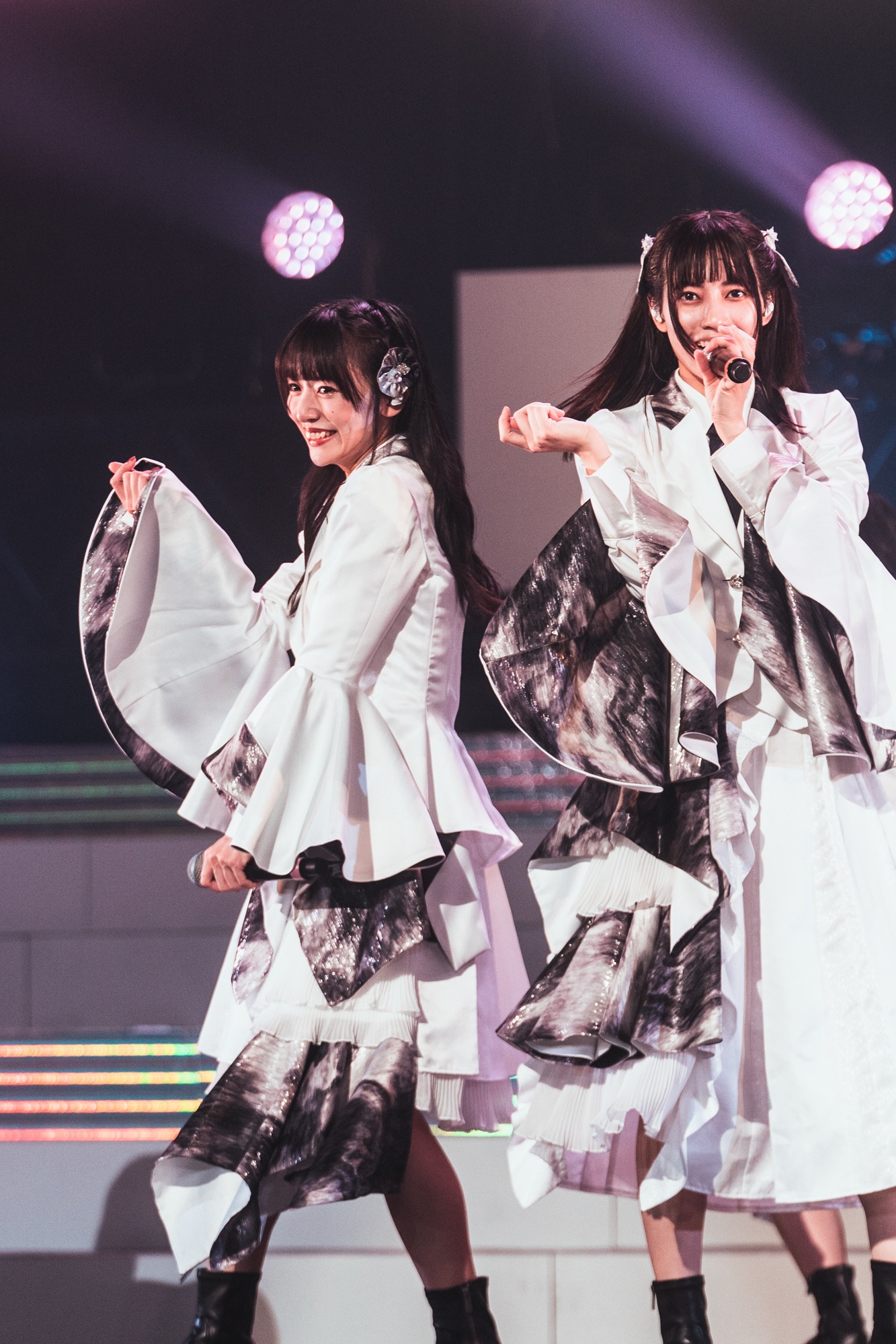 左から橋本美桜、麦田ひかる。（撮影：真島洸）