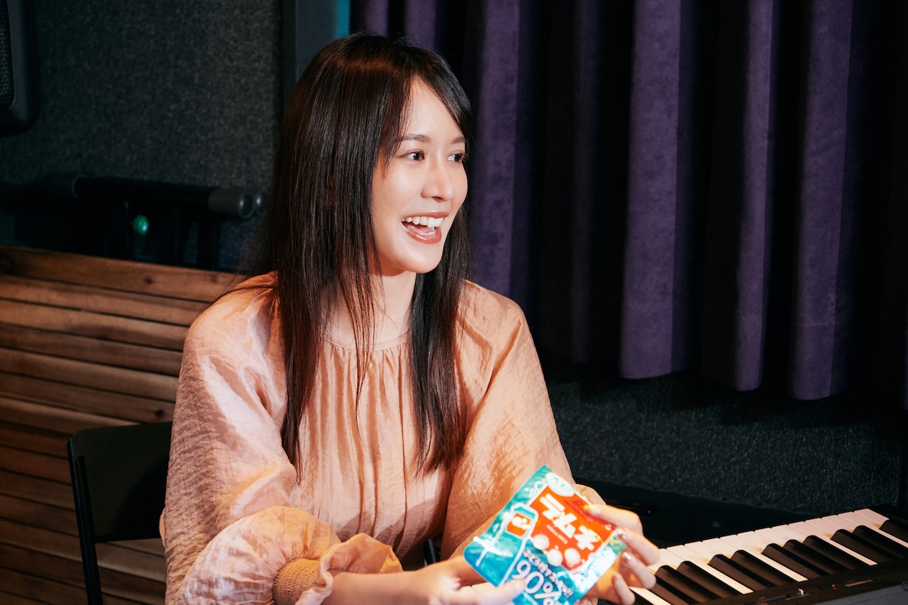 遠藤舞。仕事が忙しいときはラムネを食べて集中力を高めているそう。