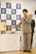 「ステッピー」「ファッピー」「マイターン」について説明するEXILE MAKIDAI。