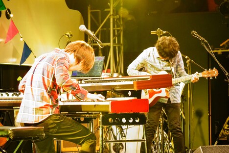 「カミナリグモ15th Anniversary Live "Another Trip to Another Somewhere"」の様子。(Photo by nakamura shiori)