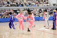 「全員参加！ チーム対抗リレー！」の様子。