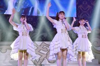 左から伊達花彩、橘花怜、吉瀬真珠。