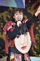 感極まって涙ぐむ橘花怜。