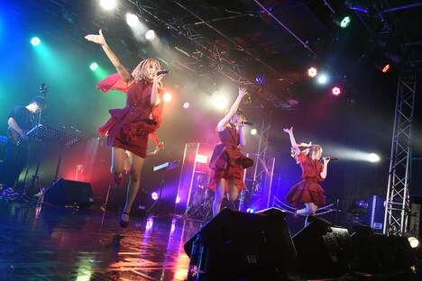 「SANDAL TELEPHONE LIVE2022 "REFLEX -BAND SET- @BLAZE"」の様子。