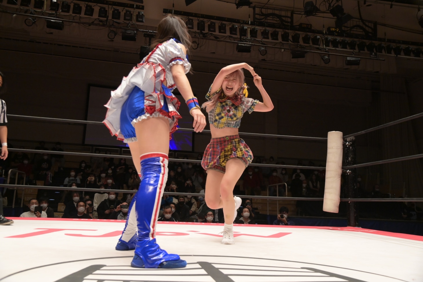 赤井沙希＆荒井優希の3度目の防衛戦より。(c)東京女子プロレス