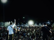 「11回シラチャ日本祭り」での瑛人のパフォーマンスの様子。