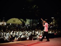 「11回シラチャ日本祭り」での瑛人のパフォーマンスの様子。