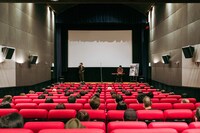 映画「はだかのゆめ」初日舞台挨拶の様子。