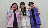 左からよしこ（ガンバレルーヤ）、Kawaguchi Yurina、まひる（ガンバレルーヤ）。