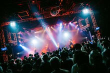 「RYUTist 結成11周年秋冬ツアー【（エン）】」初日公演の様子。（撮影：垂水佳菜）