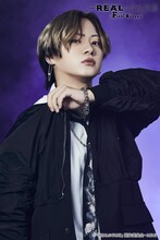 佐藤流司 (c)「REAL⇔FAKE」製作委員会・MBS