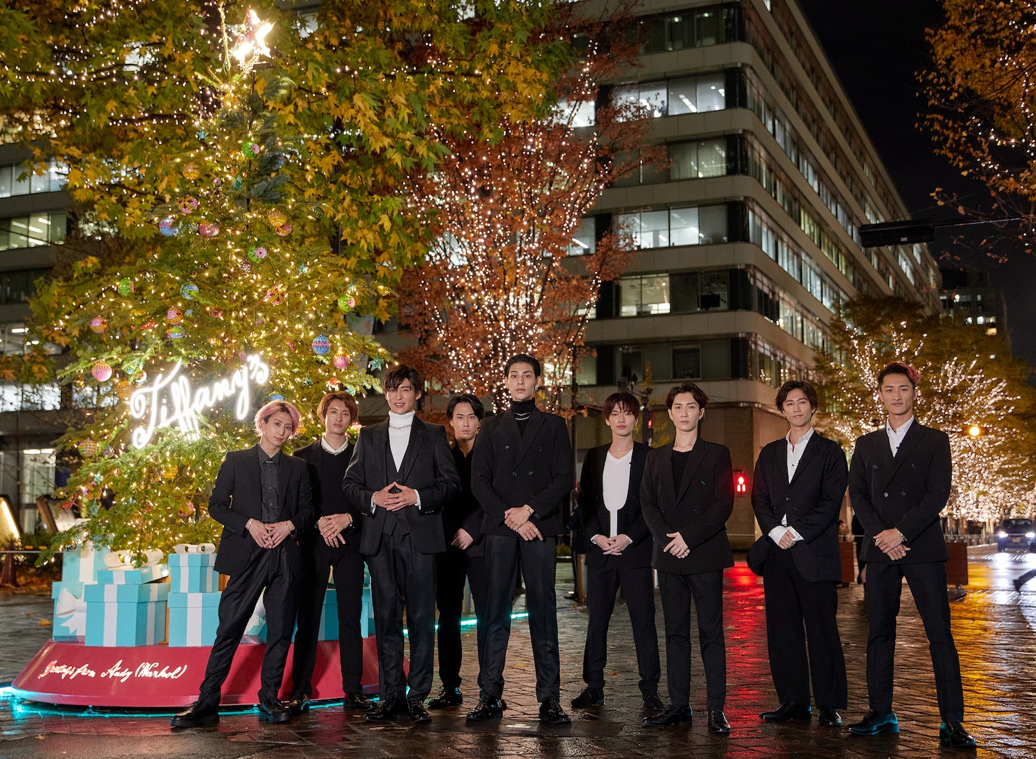 「Tiffany Holiday Street 点灯記念イベント」に参加したSnow Man。(c)エイベックス