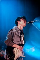 Nobuki Akiyama（Vo, G）（Photo by Yukitaka Amemiya）