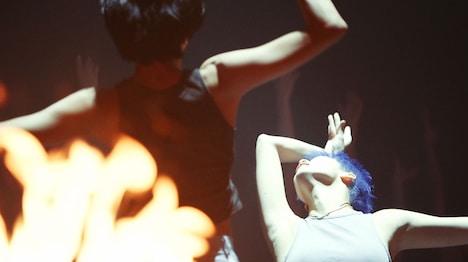 米津玄師「KICK BACK」ダンスプラクティスビデオより。