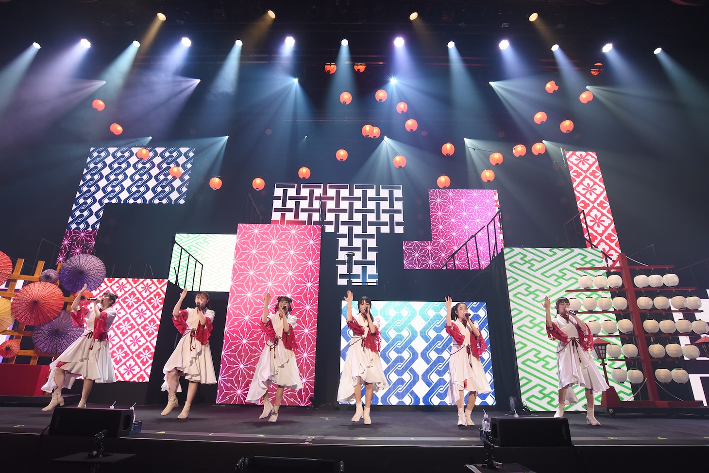 ばってん少女隊「御祭sawagi～踊れ心騒げ～」の様子。