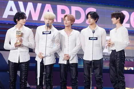 「WORLDWIDE FANS' CHOICE」に選出されたTOMORROW X TOGETHER。 (c)CJ ENM Co., Ltd, All Rights Reserved