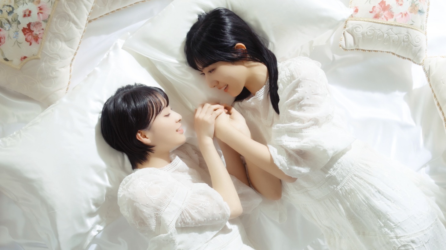 ≠ME「ピオニーズ」のミュージックビデオより。(c)YOANI/KING RECORDS