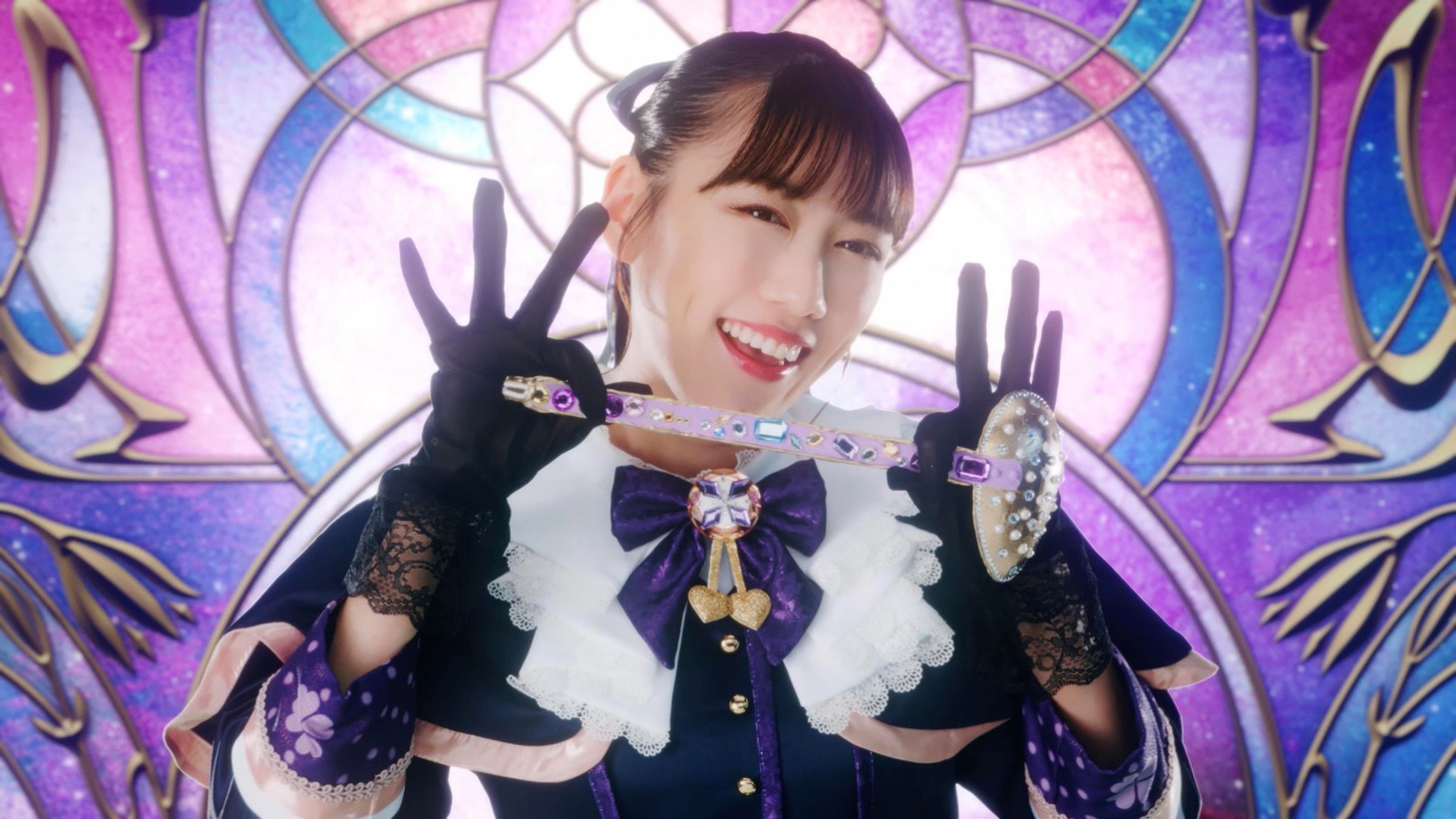 ももいろクローバーZ「Majoram Therapie」ミュージックビデオより。