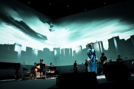 「坂本真綾LIVE 2022 “un_mute”」の様子。（写真提供：FlyingDog）