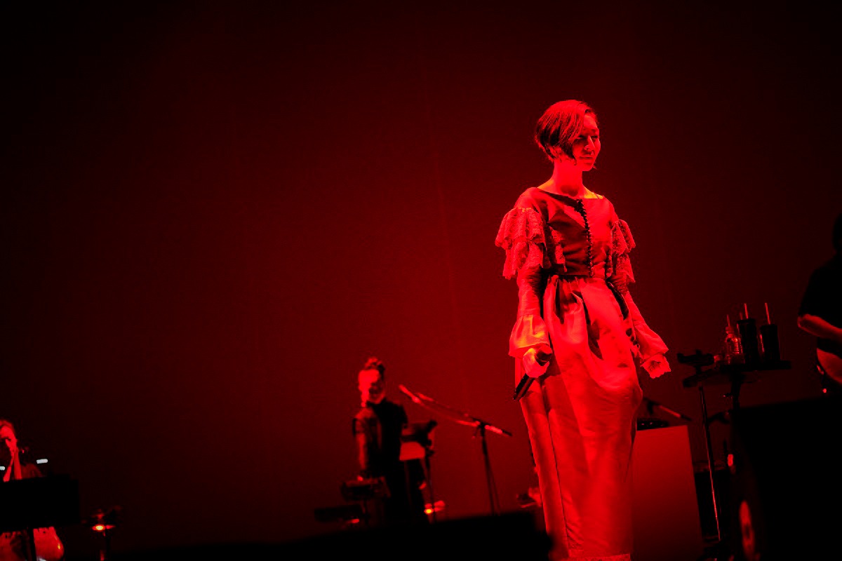 「坂本真綾LIVE 2022 “un_mute”」の様子。（写真提供：FlyingDog）