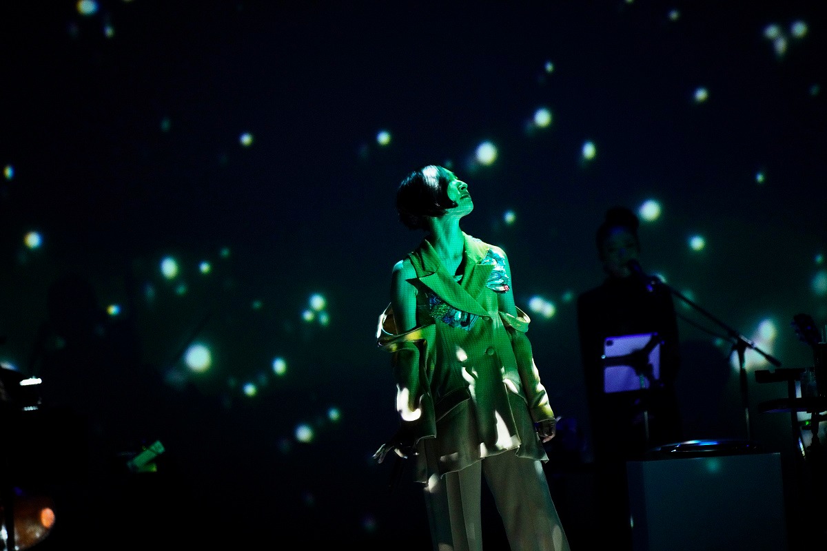 「坂本真綾LIVE 2022 “un_mute”」の様子。（写真提供：FlyingDog）