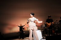 「坂本真綾LIVE 2022 “un_mute”」の様子。（写真提供：FlyingDog）