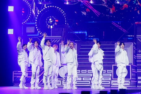 TREASURE (c)CJ ENM Co., Ltd, All Rights Reserved