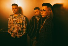 舐達麻がモデルを務める「Beats Flex『WACKO MARIA Leopard Limited Edition』」製品イメージ。