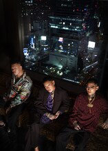 舐達麻がモデルを務める「Beats Flex『WACKO MARIA Leopard Limited Edition』」製品イメージ。