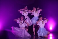 ＝LOVE「Sweetest Girl」を歌う市原愛弓、福山萌叶、高橋舞、大信田美月。(c)YOANI