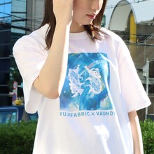 「ライブナタリー “フジファブリック × Vaundy”」オリジナルグッズのTシャツ。