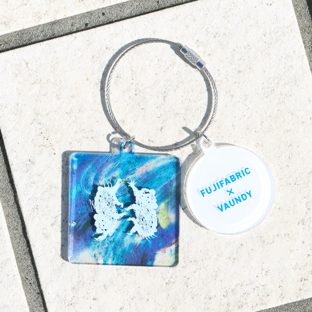 「ライブナタリー “フジファブリック × Vaundy”」オリジナルグッズのキーホルダー。