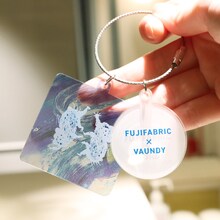 「ライブナタリー “フジファブリック × Vaundy”」オリジナルグッズのキーホルダー。