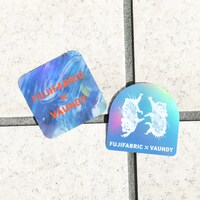 「ライブナタリー “フジファブリック × Vaundy”」オリジナルグッズのステッカー。