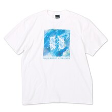 「ライブナタリー “フジファブリック × Vaundy”」オリジナルグッズのTシャツ。