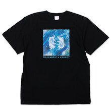 「ライブナタリー “フジファブリック × Vaundy”」オリジナルグッズのTシャツ。