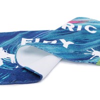 「ライブナタリー “フジファブリック × Vaundy”」オリジナルグッズのフェイスタオル。