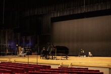 植田真梨恵「BEST OF LAZWARD PIANO -青い箱-」レコーディングの様子。